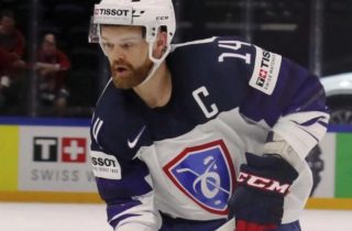 V minulosti mal stop v reprezentácii Francúzska pre pôsobenie v KHL, v Ostrave však Stéphane da Costa hrá a zbiera body